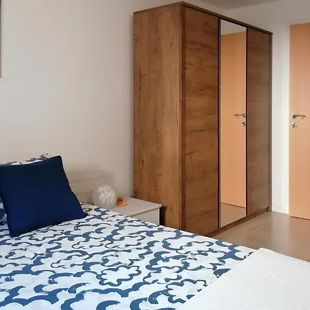 1 Bedroom Amazing In Apartment
