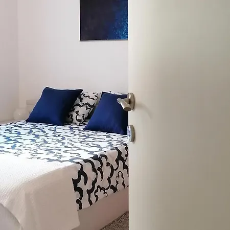 Apartment 1 Bedroom Amazing In *