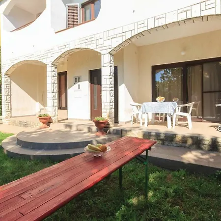 1 Bedroom Pet Friendly In