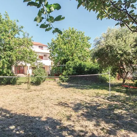 1 Bedroom Pet Friendly In